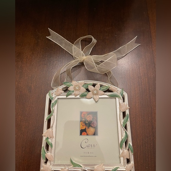 🩷 Carrs Pink & Green Photo Frame 3 1/2 By 3 1/2 Metal Frame Floral Design🩷 - Picture 7 of 9